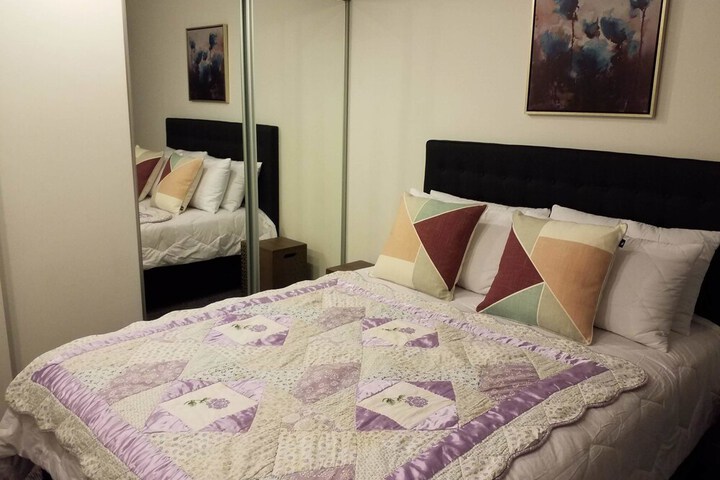 Room 4 of 12