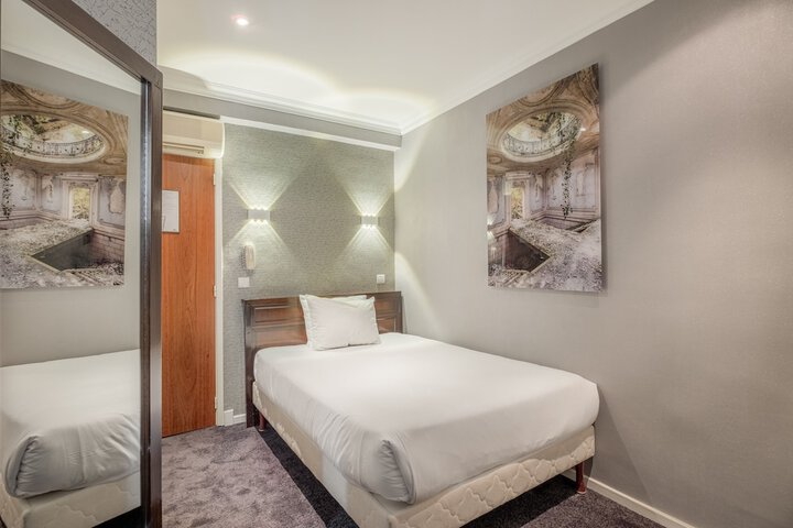 Room 3 of 50