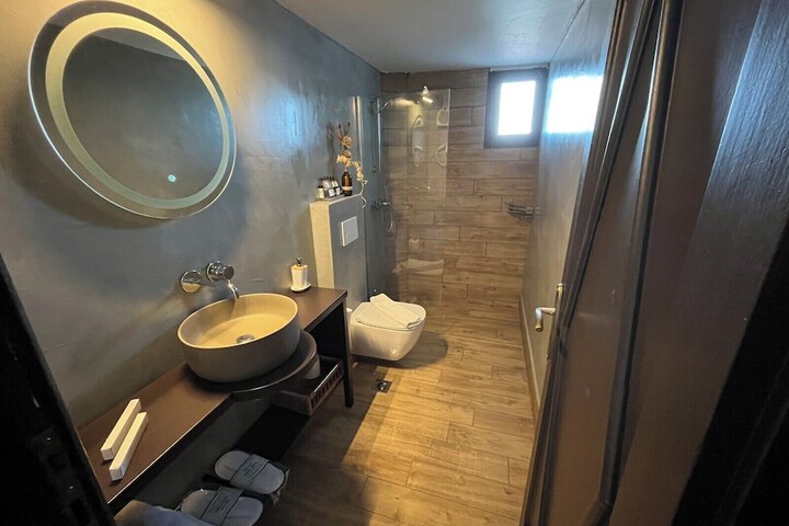Room 67 of 120