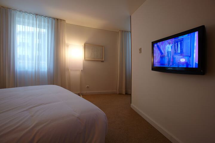 Room 27 of 46