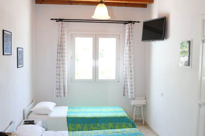 Room 6 of 187