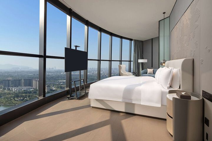 Room 5 of 30