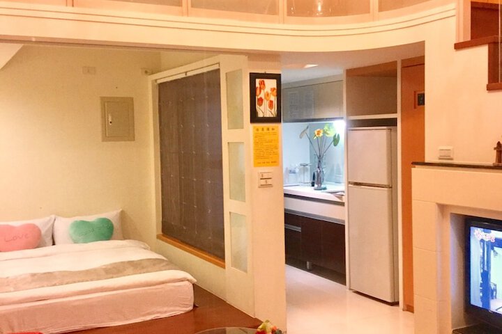 Room 6 of 32