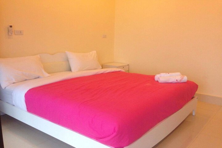 Room 3 of 7