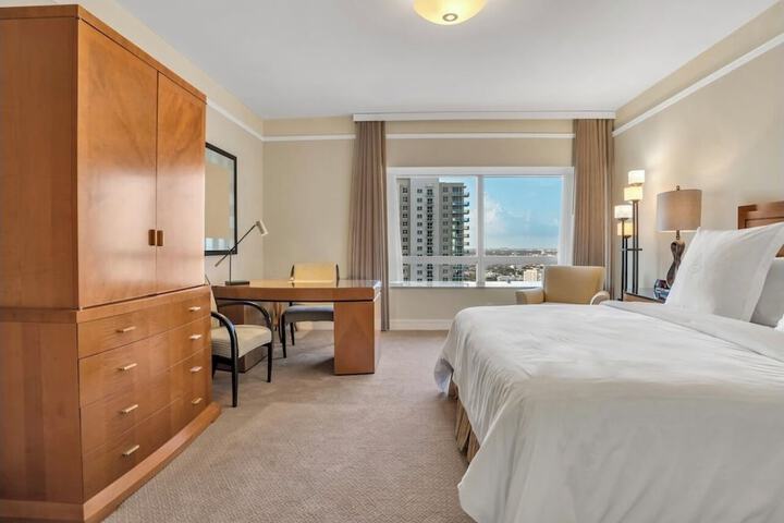 Room 3 of 16