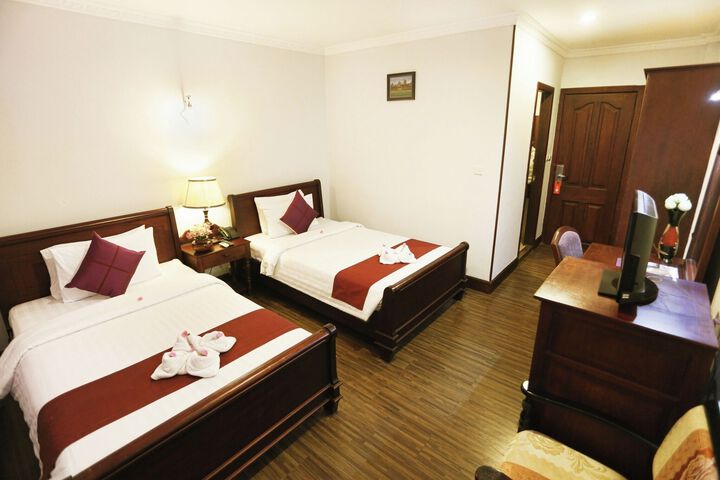 Room 7 of 8