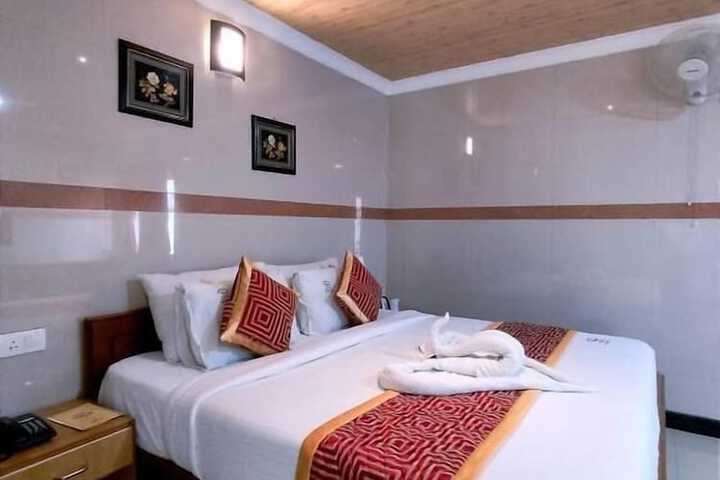 Room 8 of 50