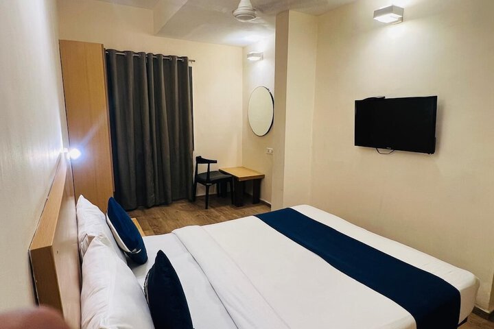 Room 12 of 15