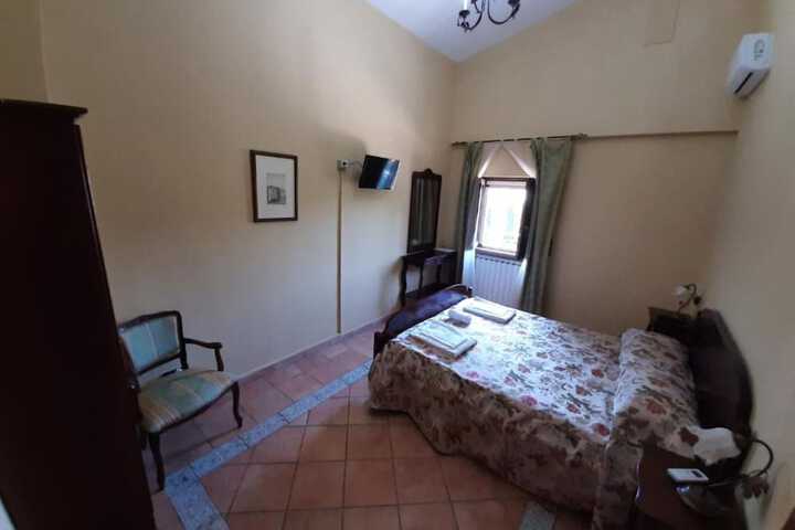 Room 21 of 49
