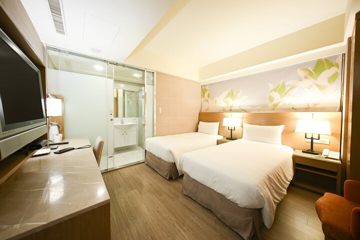 Room 44 of 120