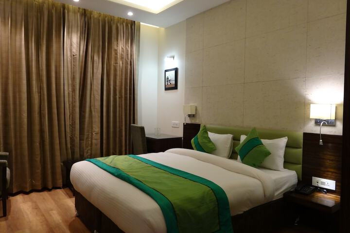 Room 5 of 45