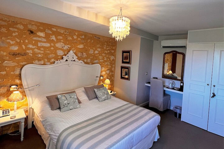 Room 21 of 104