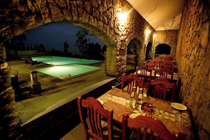 Dining 73 of 127