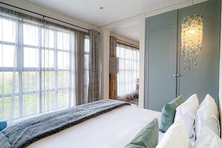 Room 15 of 160