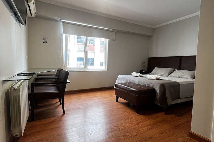 Room 8 of 34