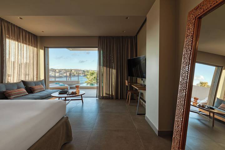 Room 20 of 100