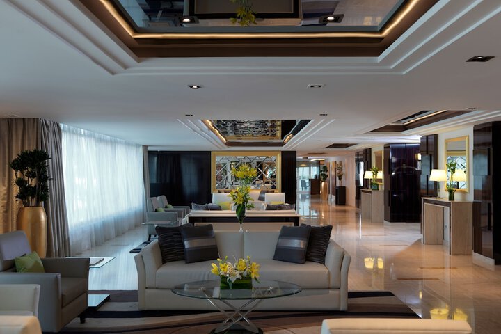 Entrance & Lobby