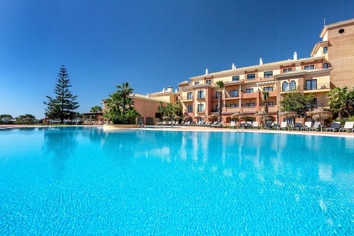 Pool Hotel