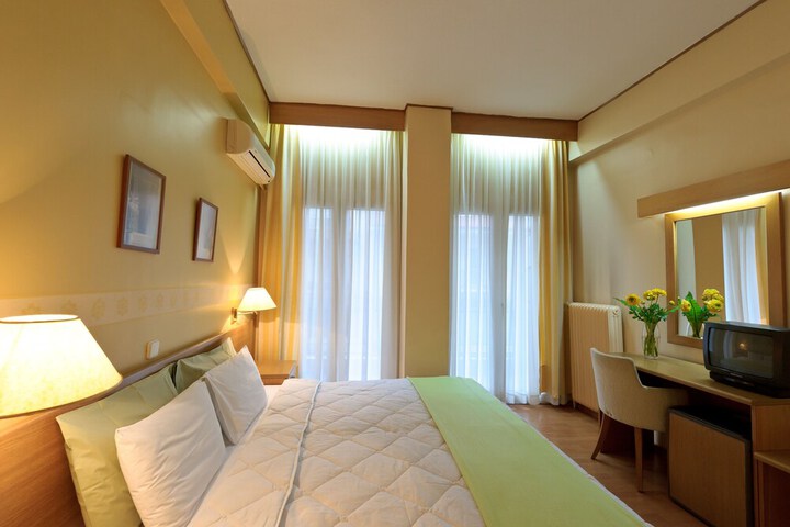 Room 4 of 26