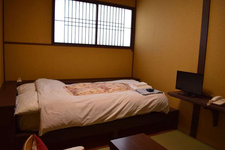 Room 7 of 94