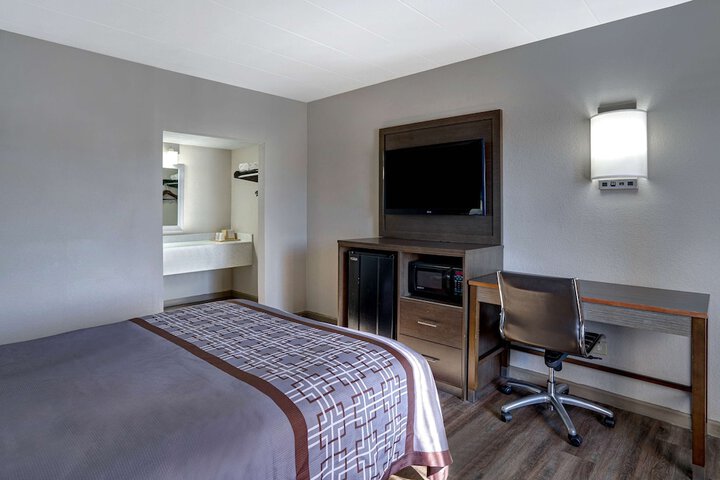 Room 16 of 43