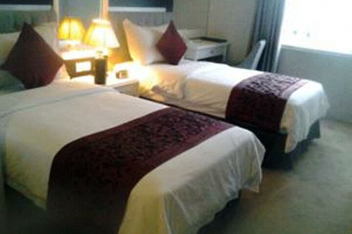 Room 5 of 38