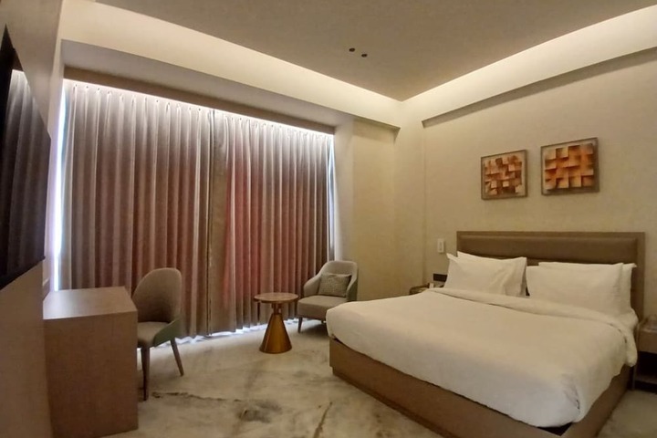 Room 15 of 26