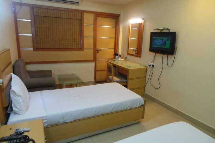 Room 6 of 27
