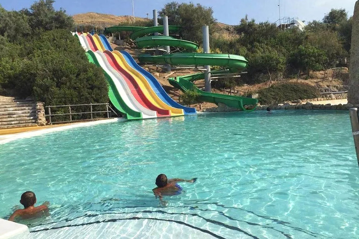 Pool 13 of 18