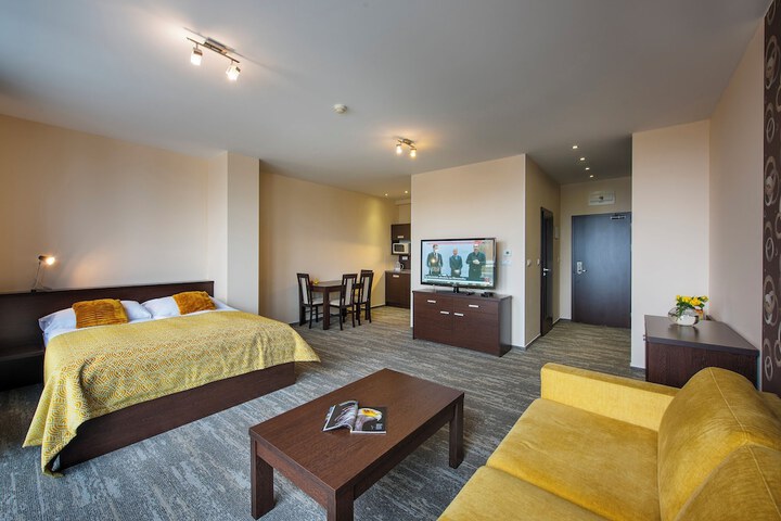 Room 9 of 126