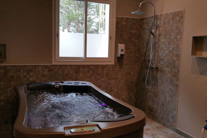 Spa 36 of 54