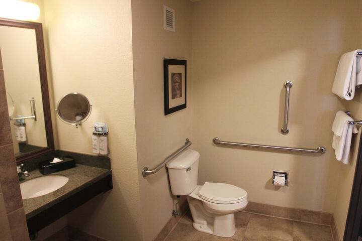 Standard 2 Queen Beds Accessible (4 of 31)