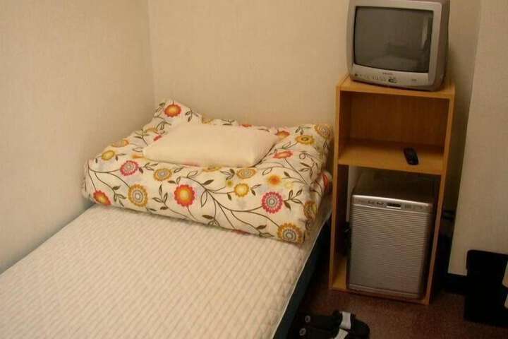 Room 15 of 49