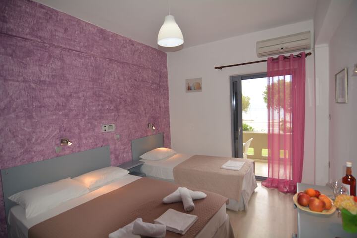 Room 6 of 51
