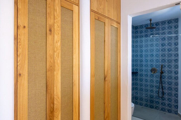 Room 46 of 71