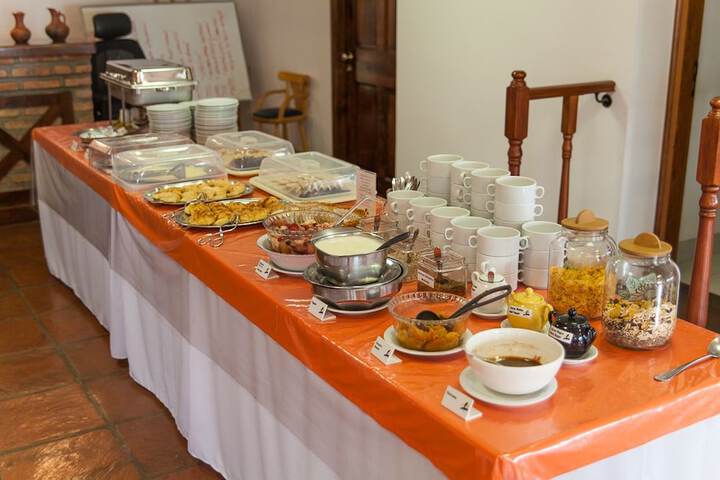 Dining 16 of 18
