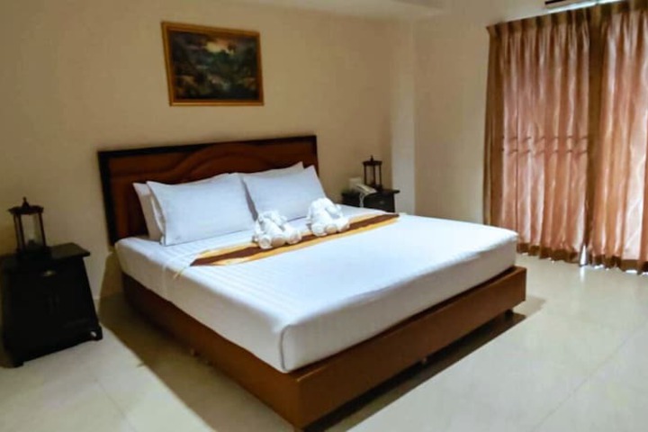 Room 7 of 48