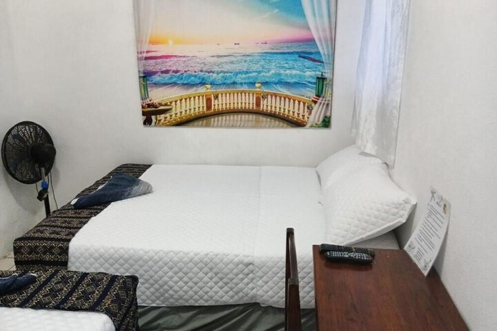 Room 4 of 10