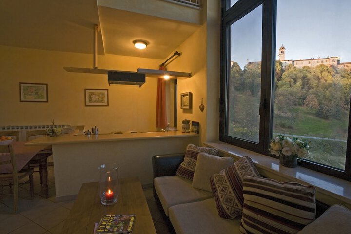 Room 4 of 35