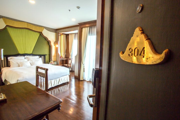 Room 22 of 53