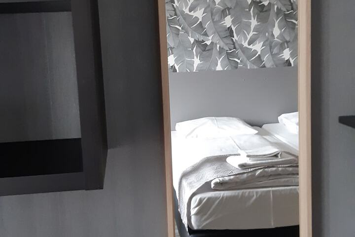 Room 10 of 43