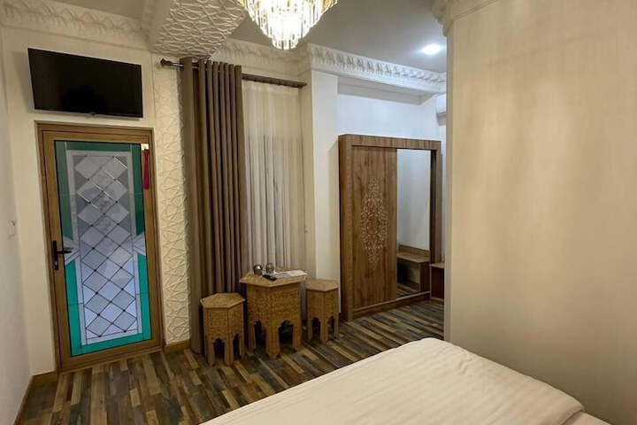 Room 12 of 38