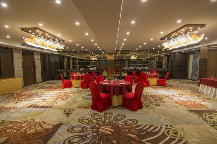 Ballroom/Hall 16 of 20