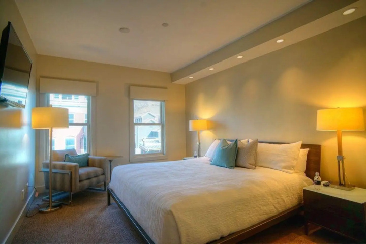 Photo of Abode on 7th and Main