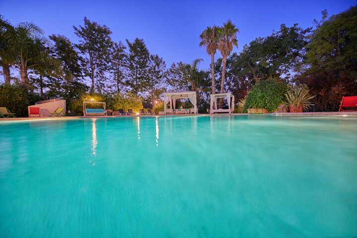 Pool 75 of 140