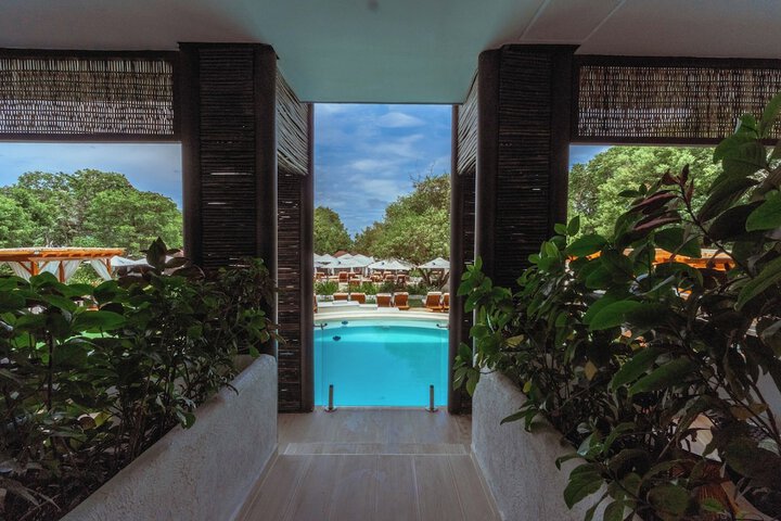 Pool 66 of 116