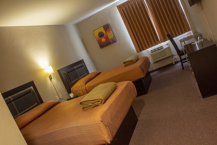 Room 4 of 40
