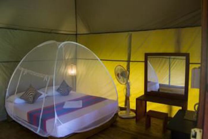 Room 5 of 7