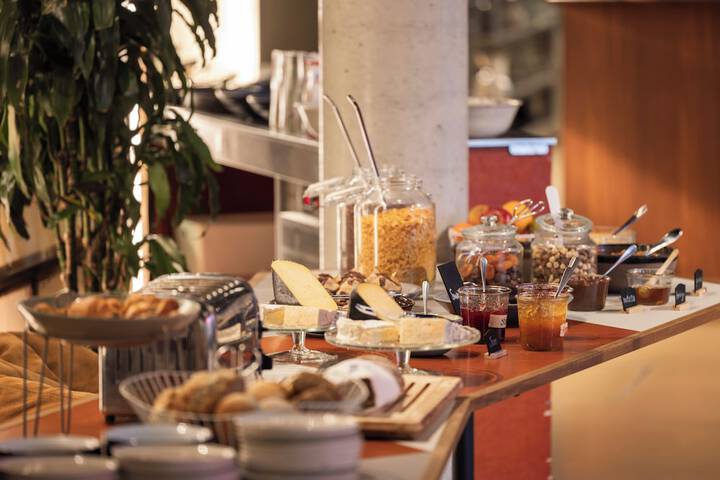 Breakfast/Coffee Service 37 of 50