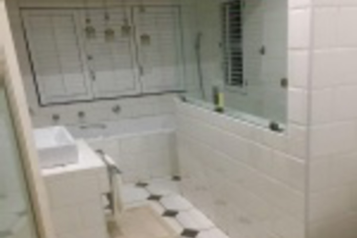 Room 37 of 216